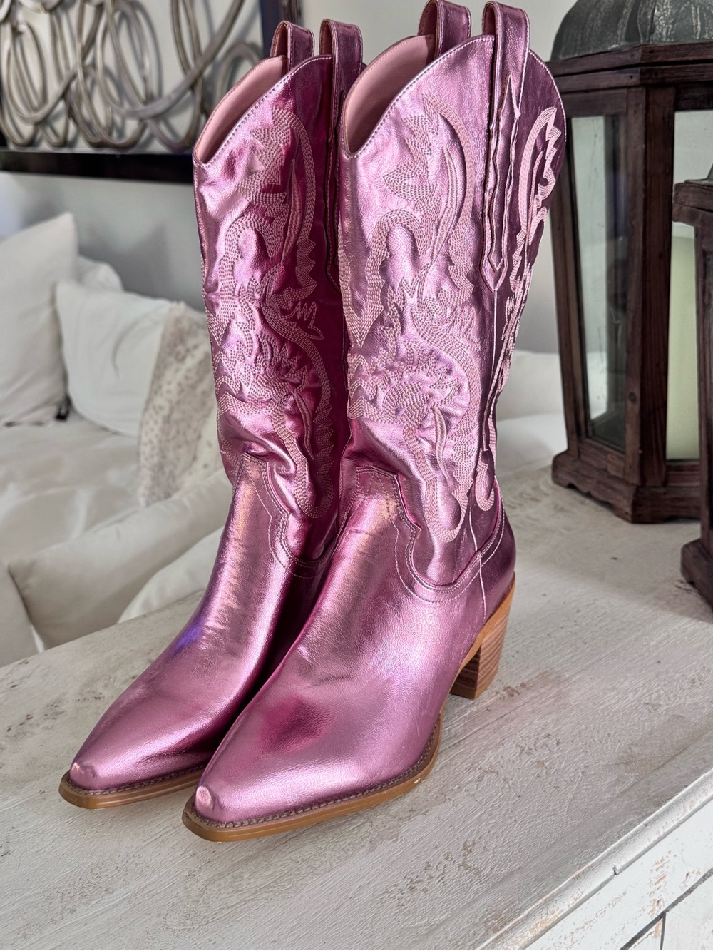 Pink Metallic Western Cowboy Boots - Women's Fashion Boots Size 7 (Never Worn)